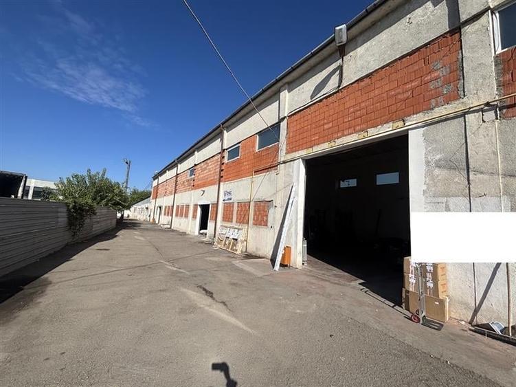 Hala  700 mp - teren 3998 mp - Nufarul - 2