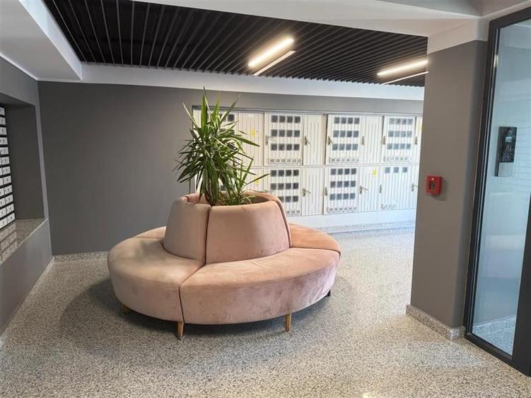 Apartament cu 3 camere decomandat în Rahova