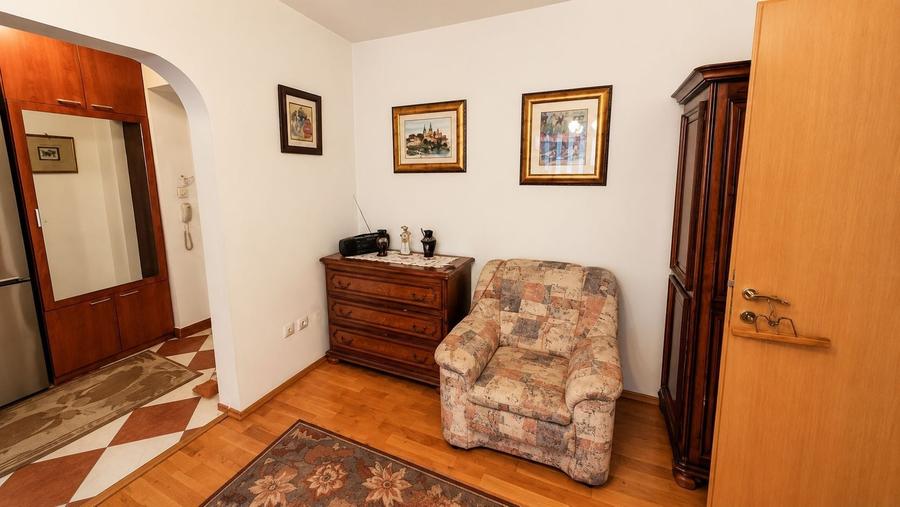 Apartament cu 2 camere semidecomandat în Barbu Văcărescu