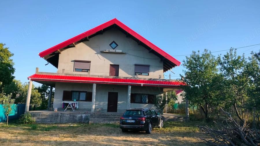 Casă cu Teren 1150 Mp în Viișoara (Păunești)