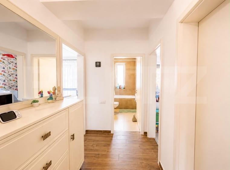 Apartament cu 3 camere decomandat, mobilat în Tractorul