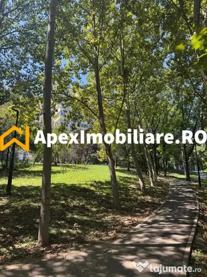 Apartament cu 4 camere decomandat în Doamna Ghica