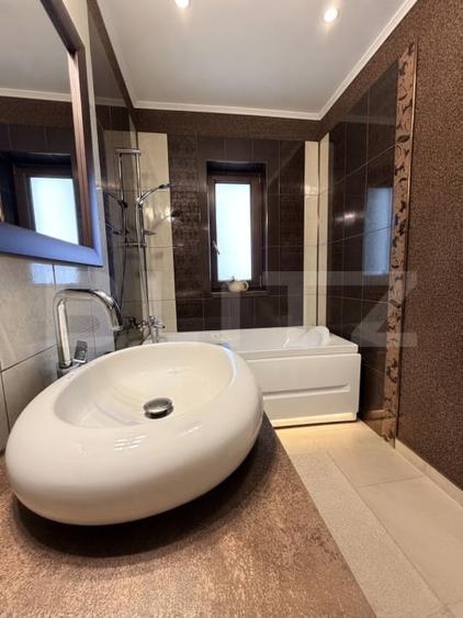Casă individuală cu 5 camere cu Canalizare în Moșnița Nouă