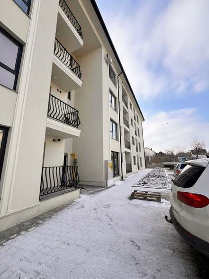Apartament cu 2 camere semidecomandat, mobilat în Lisaura