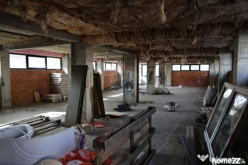 Spațiu comercial, de 317 mp, în Ipotești