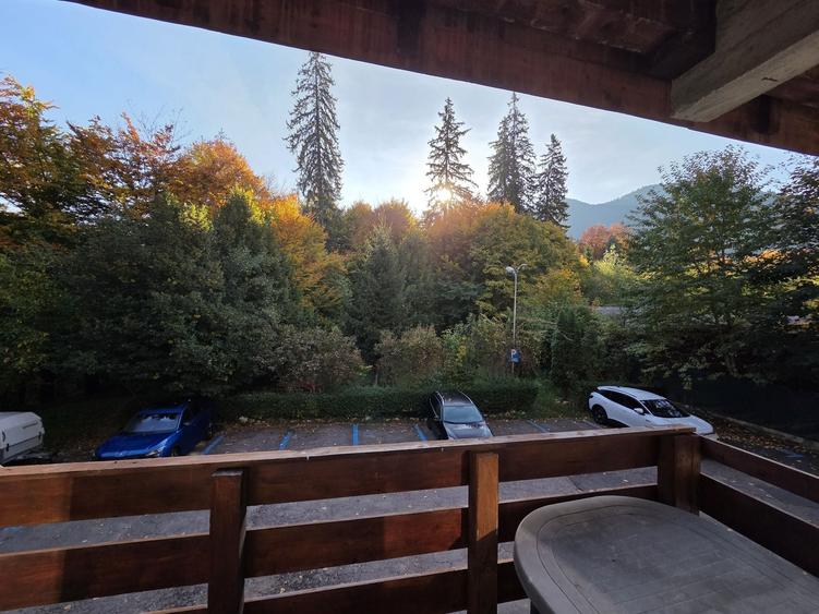 Apartament cu 3 camere semidecomandat în Poiana Brașov
