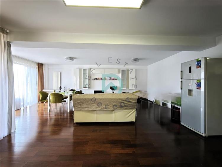 Apartament cu 4 camere decomandat, mobilat în Brașovul Vechi