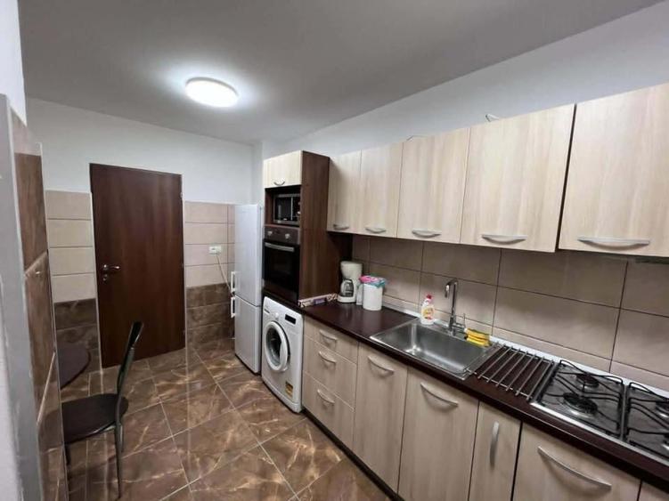 Apartament cu 3 camere în Gorjului