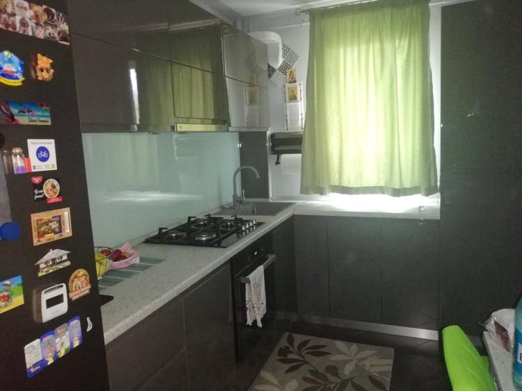 Apartament cu 3 camere decomandat în Mircea cel Bătrân