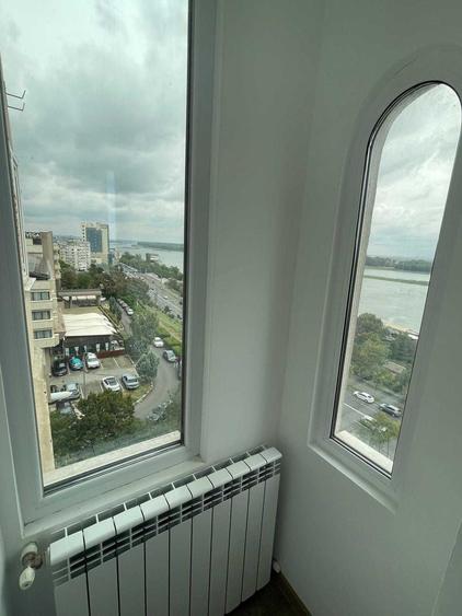 Apartament cu 3 camere decomandat în Faleză