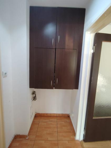 Apartament cu 2 camere semidecomandat în Berceni