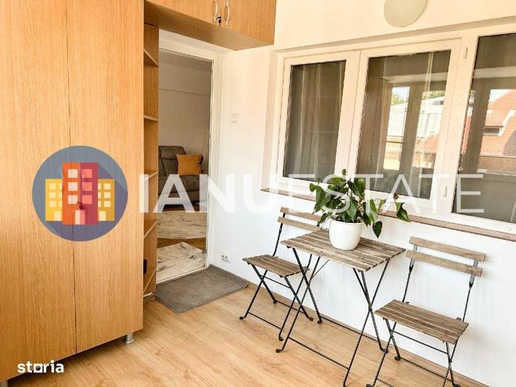 Apartament cu 4 camere decomandat în Romană