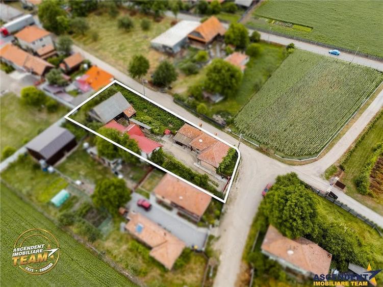 Casă cu 2 camere cu Teren 1123 Mp în Lunga
