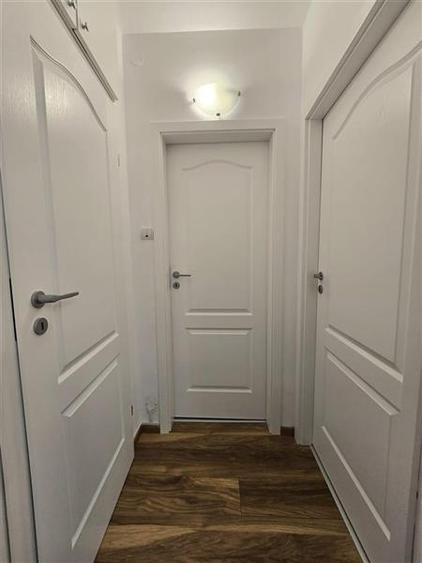 Apartament cu 2 camere semidecomandat, mobilat în 1 Mai