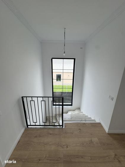 Casă cu 4 camere în Valea Ursului