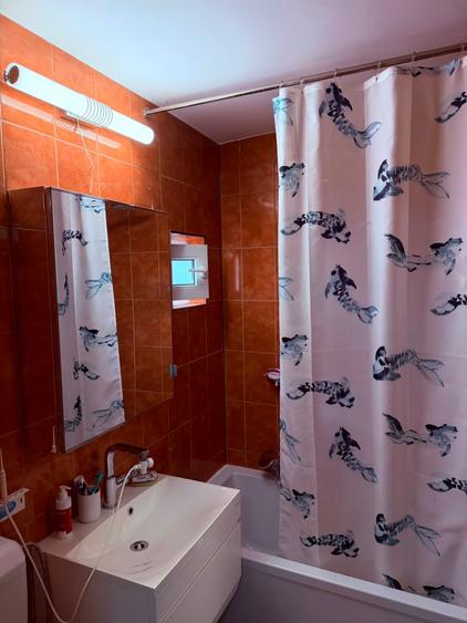 Apartament cu 3 camere decomandat în Drumul Taberei