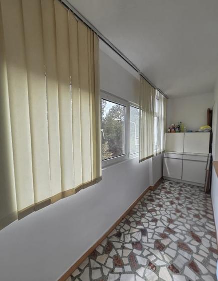 Apartament cu 3 camere decomandat în Capitol