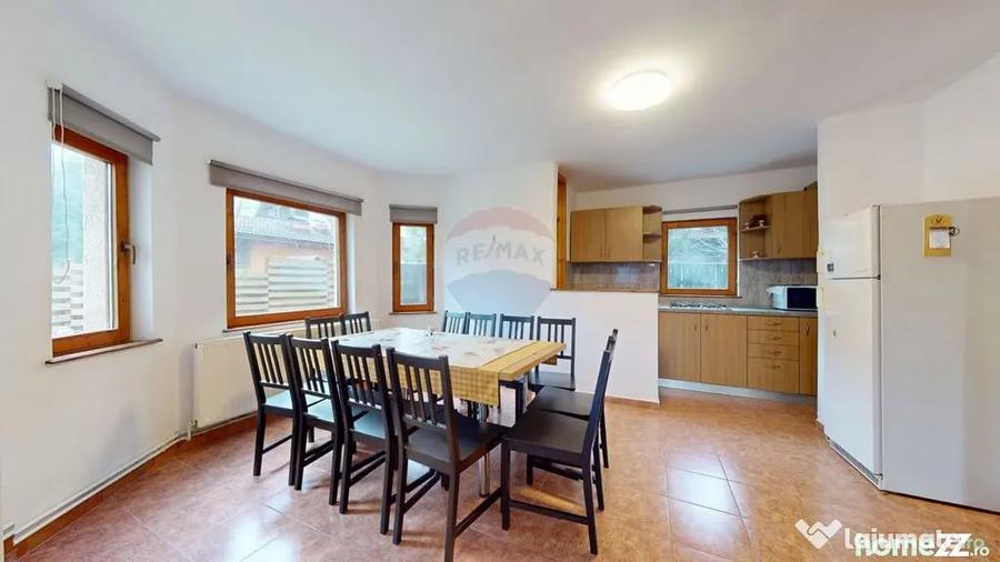 Casă cu 7 camere cu Teren 986 Mp în Plaiul Foii