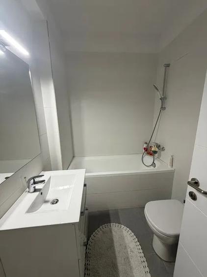 Apartament cu 3 camere, mobilat în Sisești