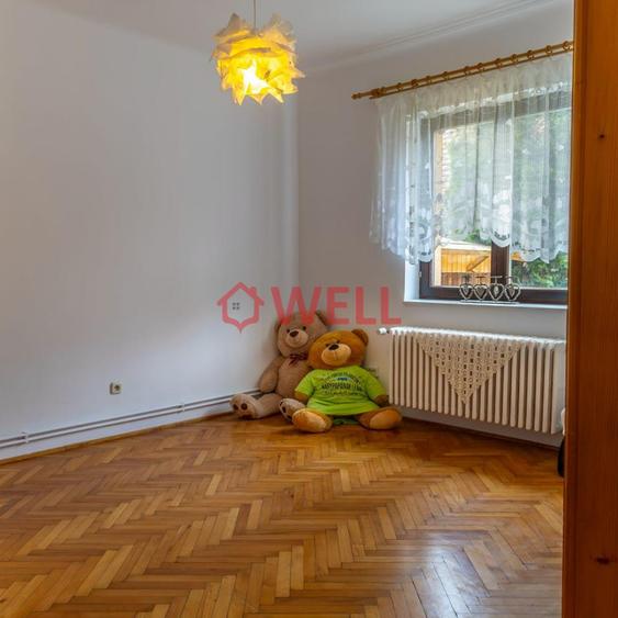 Casă individuală cu 6 camere cu Teren 250 Mp în Unirii