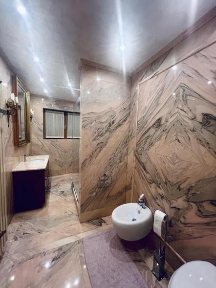 Apartament cu 4 camere decomandat în Primăverii