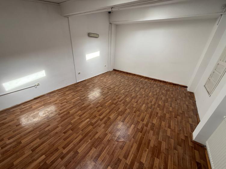 Birou, de 55 mp, în 1 Mai