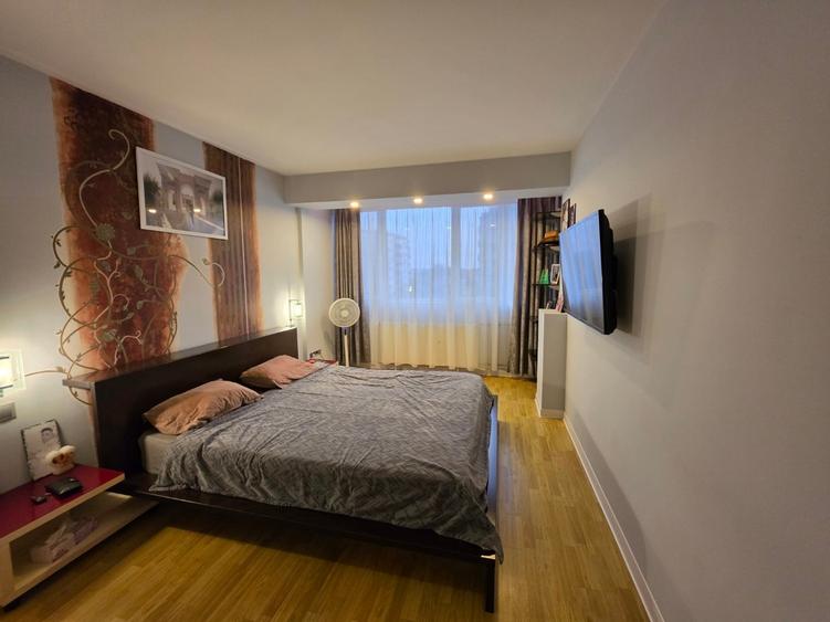 Apartament cu 3 camere semidecomandat în Ștefan cel Mare