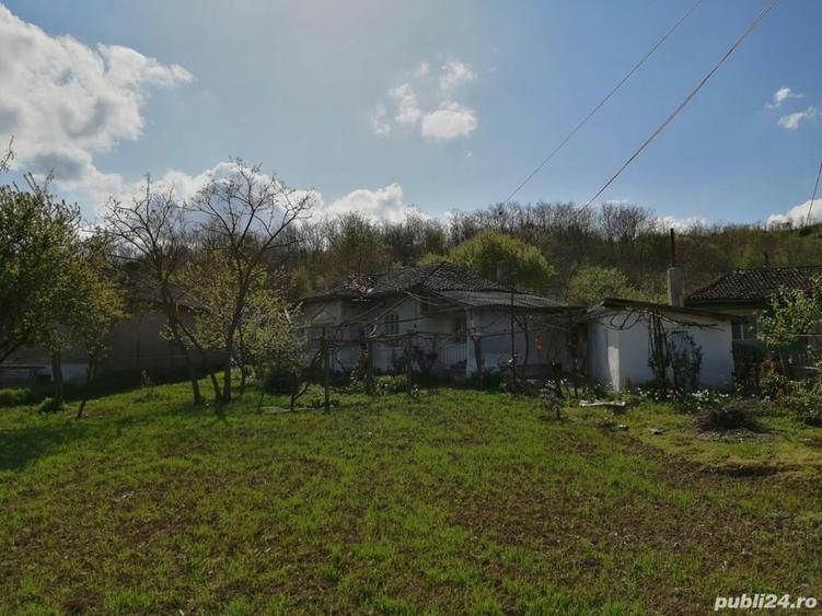 Casă cu 4 camere cu Teren 2300 Mp în Băneasa