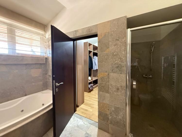 Duplex cu 4 camere cu Garaj în Pantelimon