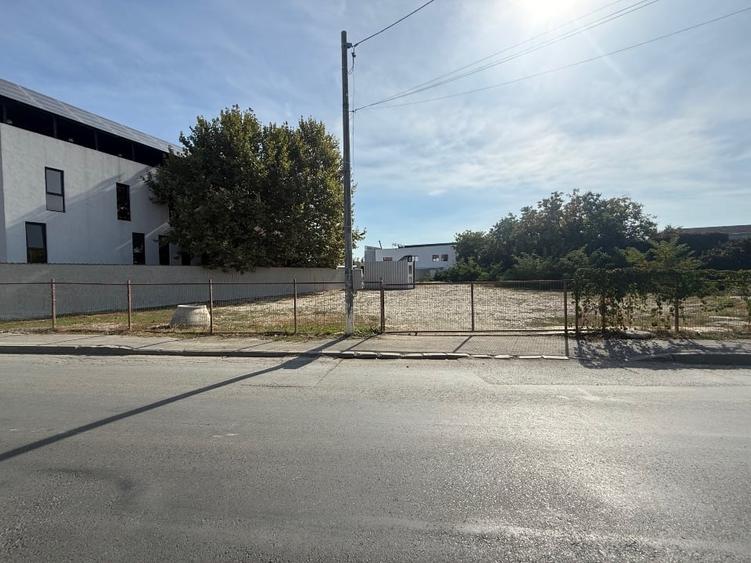 Teren Construcții intravilan de 1030 mp, în Odăi