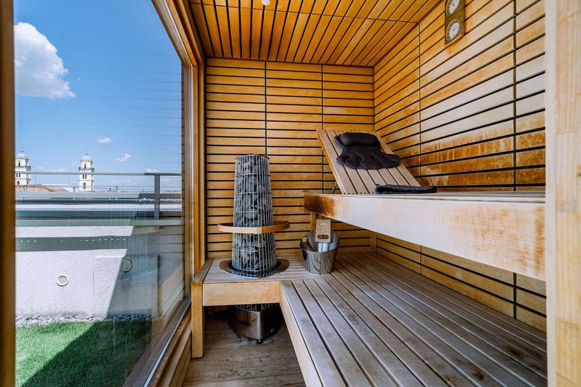 Penthouse 4 camere, ultracentral, Oradea. 800 000 E. Comision 0 - 23