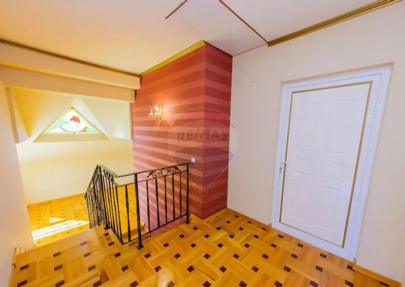 Vila cu 5 camere de inchiriat - 4