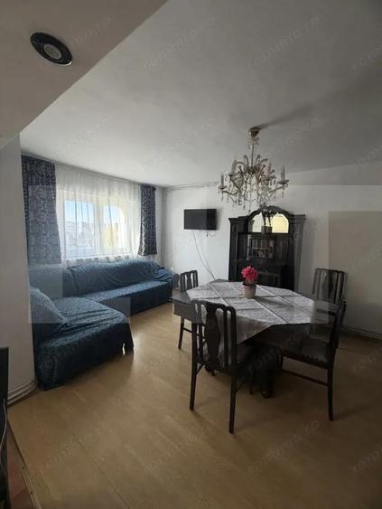 Apartament Spa?ios cu Etaj 4 Camere Zona Intim - 5