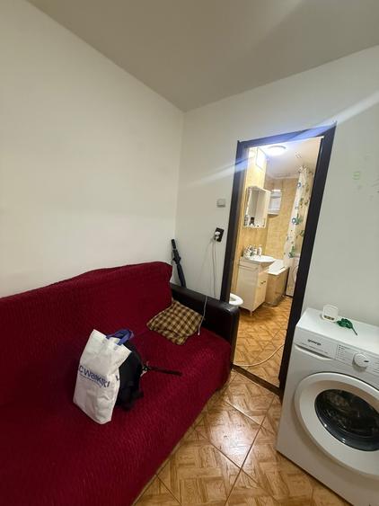 Garsoniera Vitan MALL metrou TIMPURI NOI,Decomandata, etj 3/10,mobilata utilata - 3