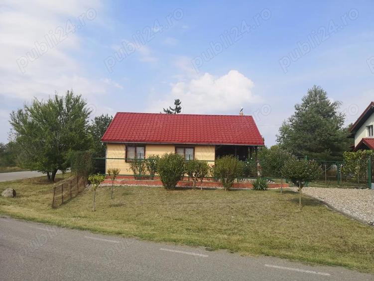 Vand casa vacanta lemn la Otvesti - 3
