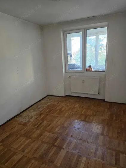 Vanzare apartament 3 camere Blv Basarabia - 1