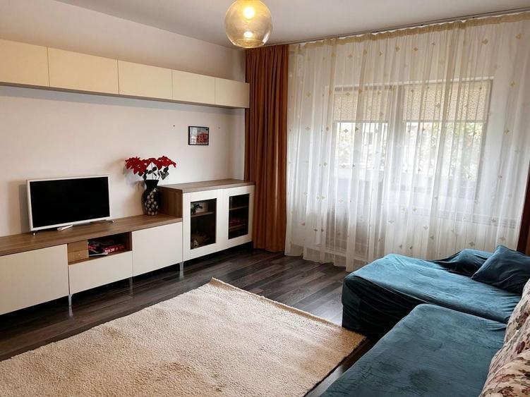 Apartament cu 2 camere decomandat, mobilat în Sebastian