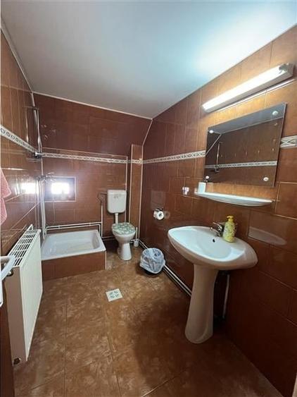 Pensiune de 7 camere cu 5 bai si teren de 377mp situata in Paltinis - 13