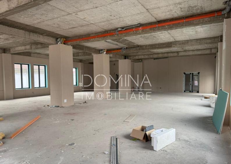 Spa?iu comercial *peste 400 mp - parcare* - str. Tineretulu - 3