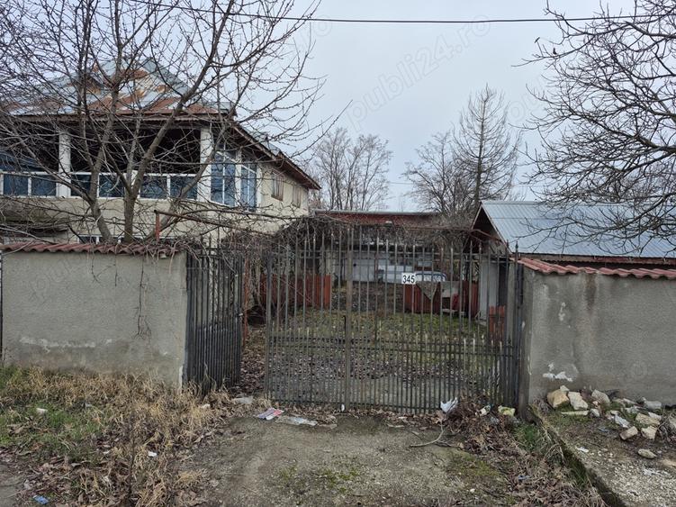 Vila P+1,hala 70 m2 la parter, la DN4 - 7