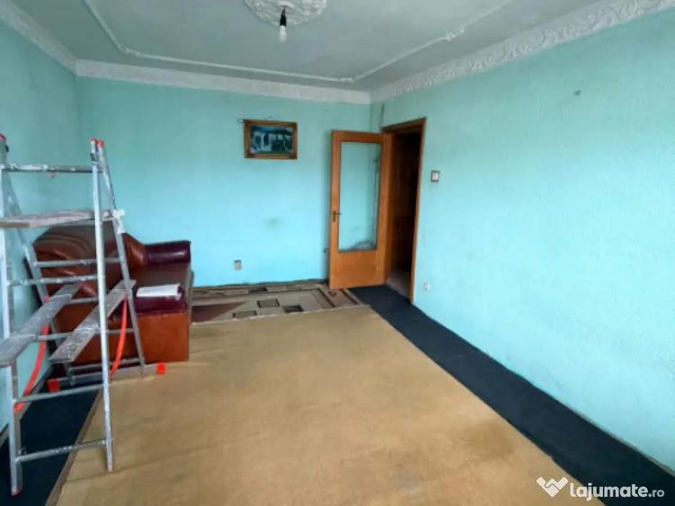 Apartament 3 camere, situat in zona Dacia - 9