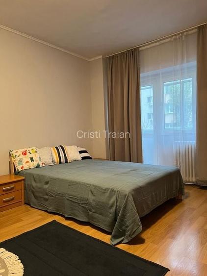 Garsoniera Nerva Traian, 10 minute de metrou Timpuri Noi, mobilata modern