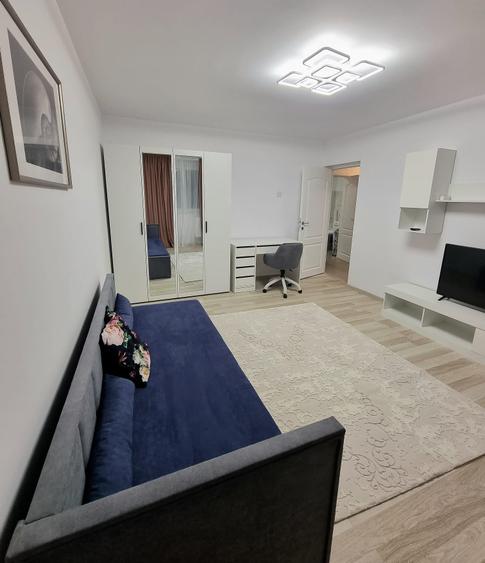 Apartament cu 2 camere decomandat în Cantemir
