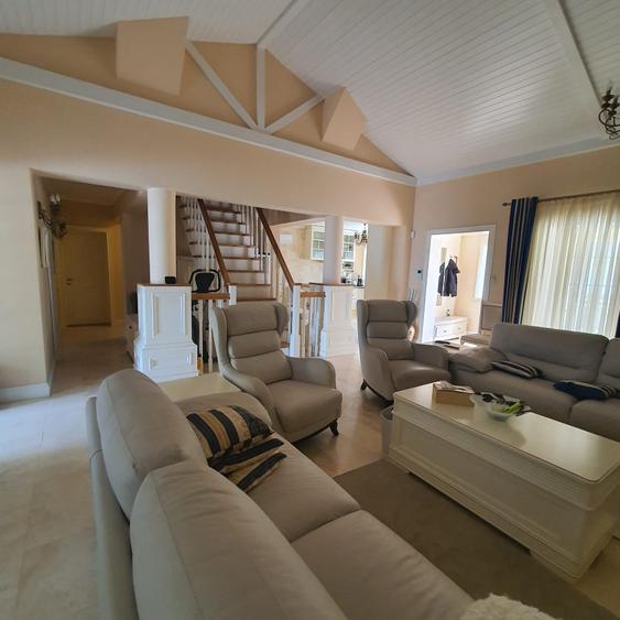 Vila Tip Duplex, 8 Camere, Teren 1100 Mp, Finisajele de Lux - 3