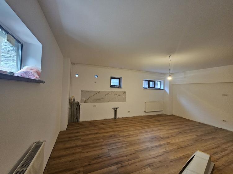 Apartament nemobilat - ideal spatiu comercial - 8
