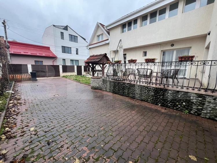Casa de vanzare, 229 mp, cartierul 7 Noiembrie - 7