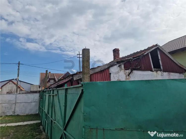 Casa de demolat cu teren mare in Bors - 1