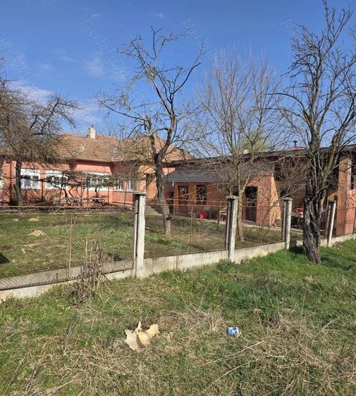 Vand casa in Totesti. - 4