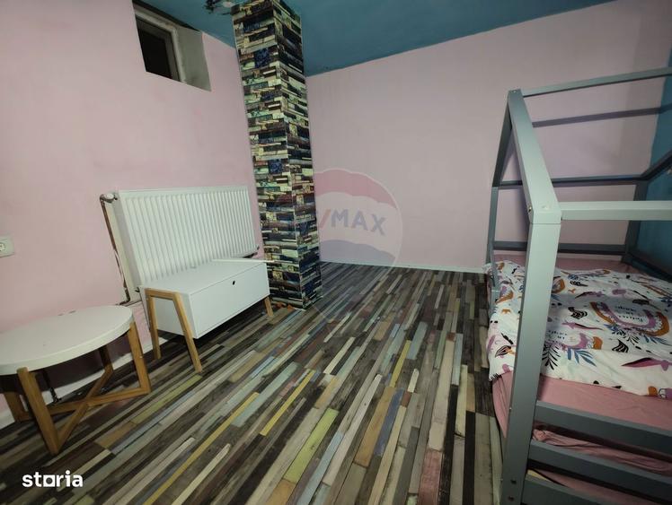 Casa de vanzare cu teren de 2175 mp,anexe si livada generoasa | Mailat - 18