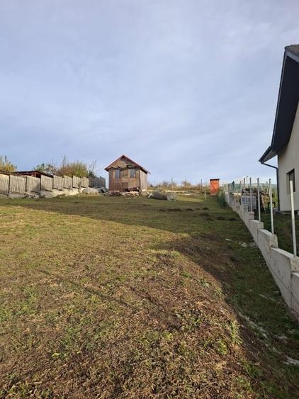 Teren autorizat pentru Casa individuala Chinteni 750mp front 18ml zona Lac - 1